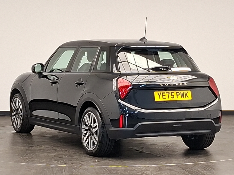 Mini Hatch 1.5 C Classic YE75PWK Black #2