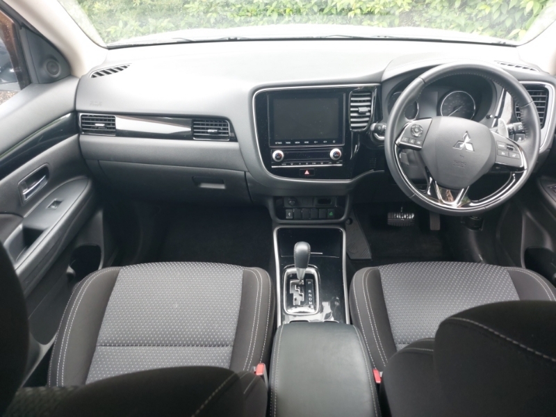 Mitsubishi Outlander 2.0 Design Cvt White #3