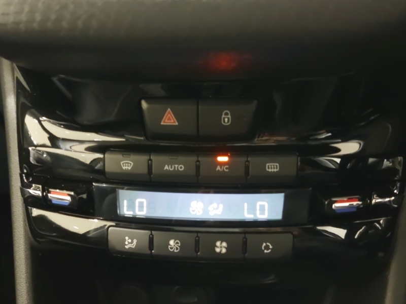 Peugeot 2008 1.2 Puretech Allure Premium Suv Grey #15