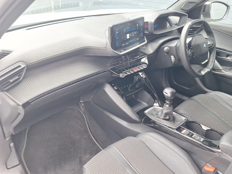 Peugeot 2008 1.2 Puretech 130 Gt White #5
