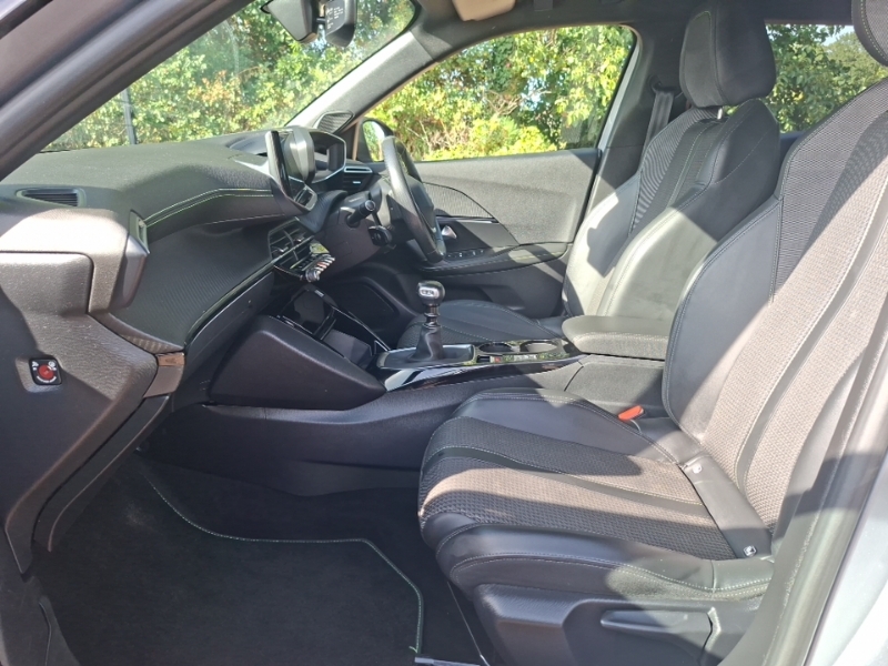 Peugeot 2008 1.2 Puretech 130 Gt Grey #5