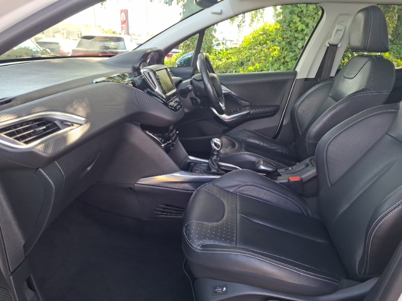 Peugeot 2008 1.6 E-hdi Feline Mistral White #5