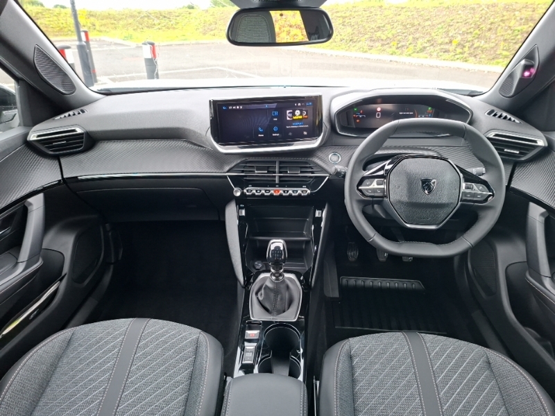 Peugeot 2008 1.2 Puretech Allure White #3