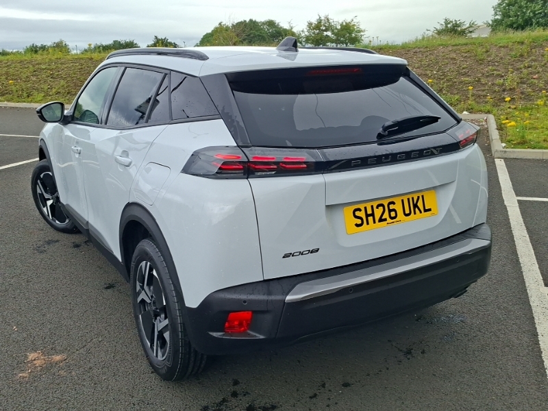 Peugeot 2008 1.2 Puretech Allure White #2