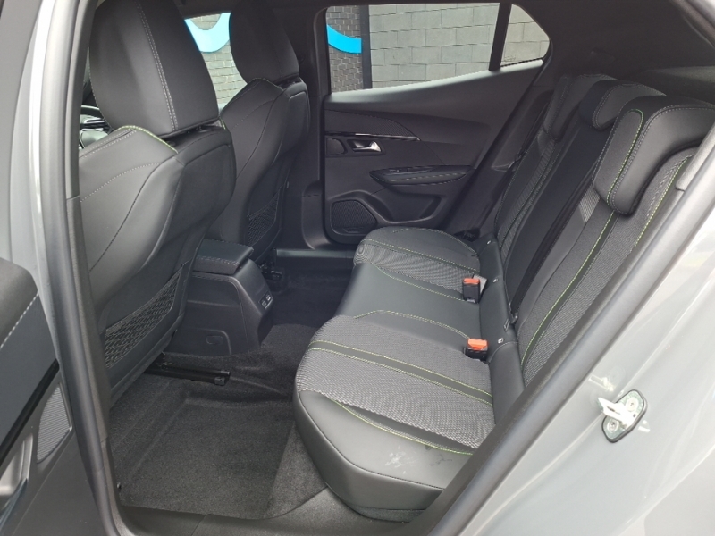 Peugeot e-2008 115Kw Gt 54Kwh Grey #6