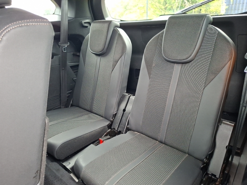 Peugeot 5008 1.5 Bluehdi Gt Eat8 FV23EHP White #3