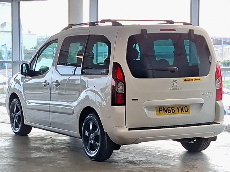 Peugeot Partner Tepee 1.6 Bluehdi 100 Active White #2