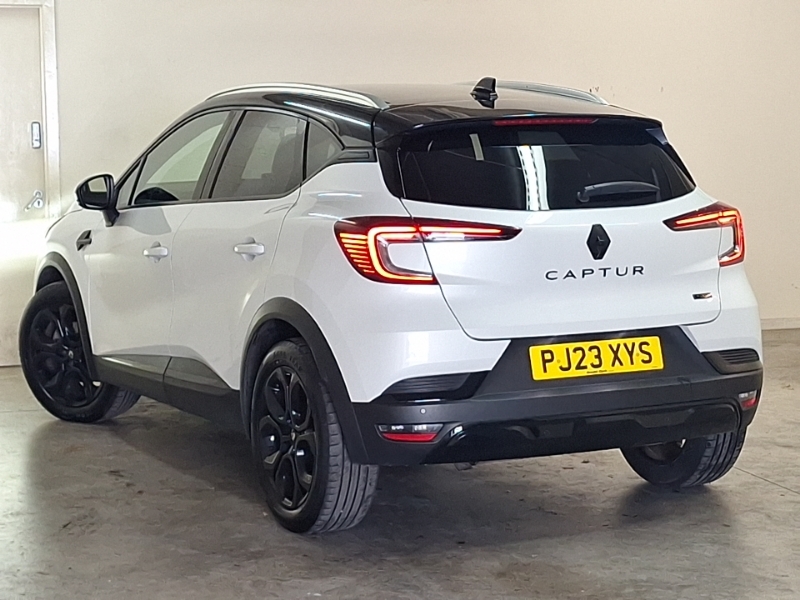 Renault Captur 1.6 E-tech Full Hybrid 145 Rive Gauche White #2