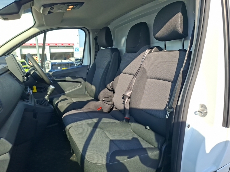 Renault Trafic Ll30 Blue Dci 130 Advance Safety Van White #5