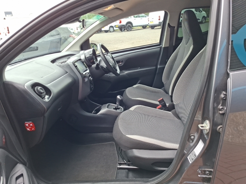 Toyota Aygo 1.0 Vvt-i X-play Tss X-shift Grey #5