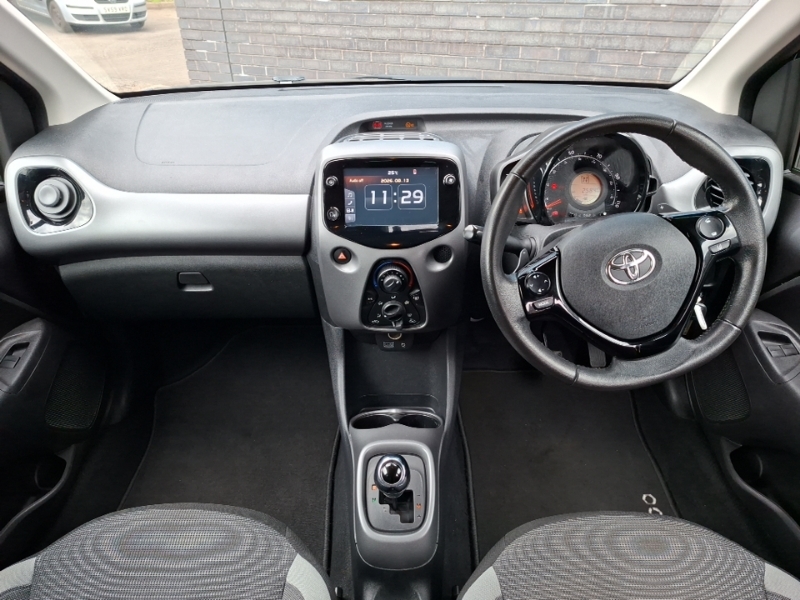 Toyota Aygo 1.0 Vvt-i X-play Tss X-shift Grey #3