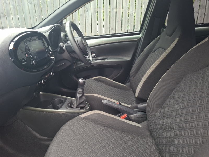 Toyota Aygo X 1.0 Vvt-i Edge Green #5