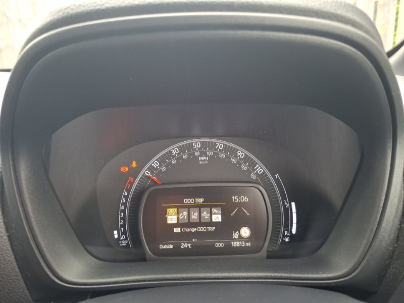 Toyota Aygo X 1.0 Vvt-i Edge Hatchback X-shift Euro 6 Red #16
