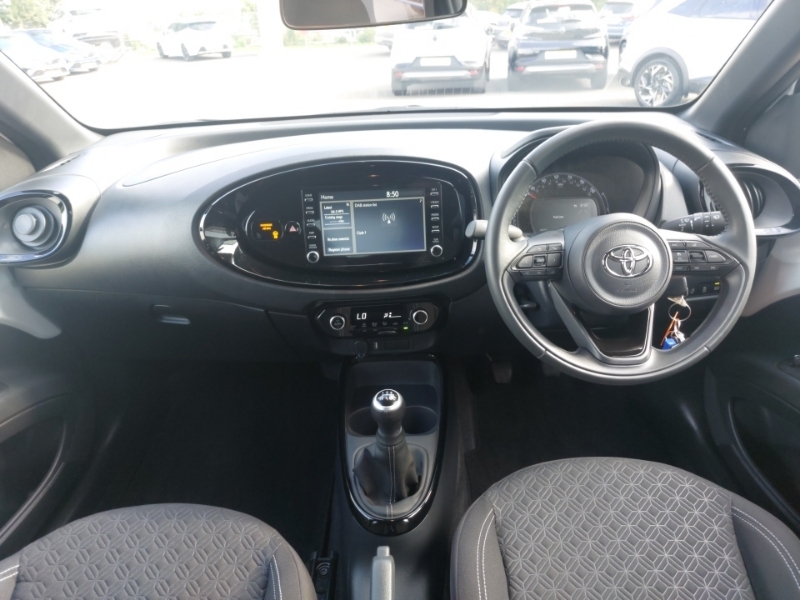 Toyota Aygo X 1.0 Vvt-i Edge White #3