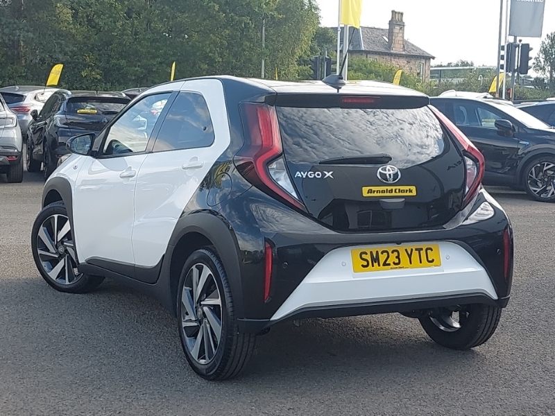 Toyota Aygo X 1.0 Vvt-i Edge White #2