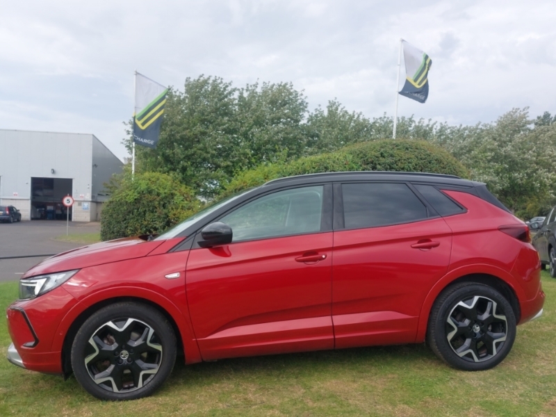 Vauxhall Grandland 1.2 Turbo Ultimate Red #4