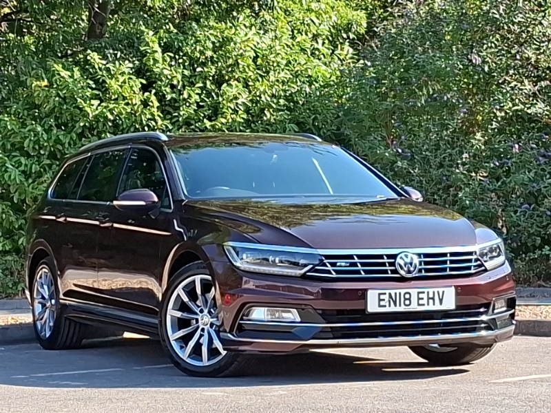 Volkswagen Passat 2.0 Tdi R-line Panoramic Roof Red