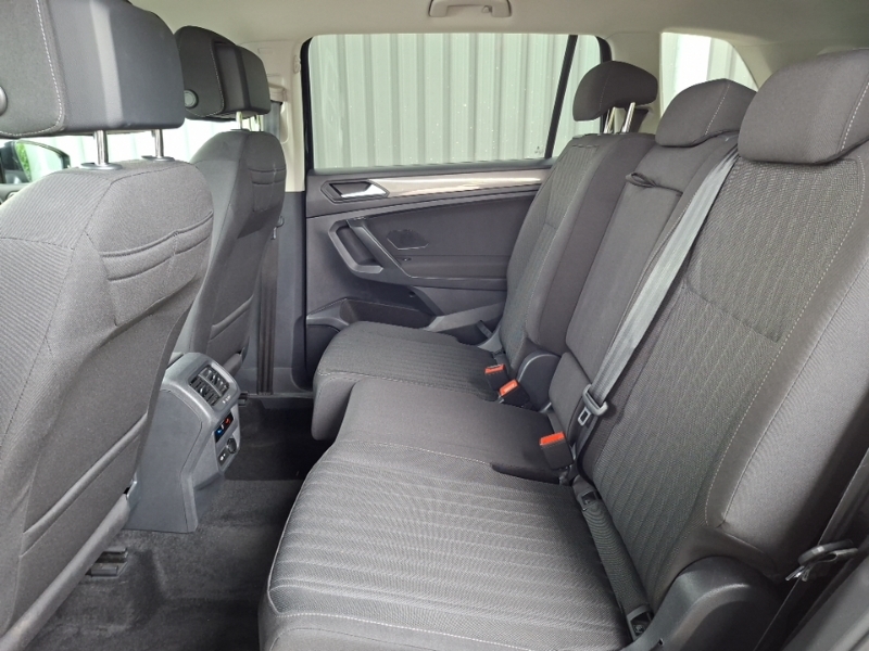 Volkswagen Tiguan Allspace 1.5 Tsi Life Dsg Black #6