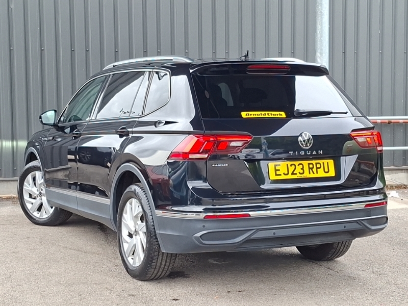 Volkswagen Tiguan Allspace 1.5 Tsi Life Dsg Black #2