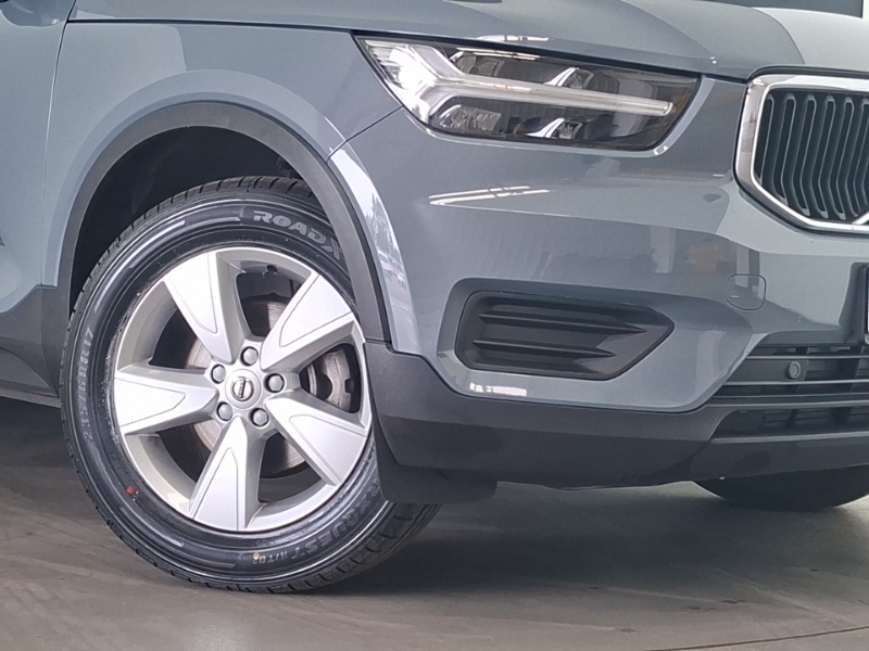 Volvo XC40 1.5 T3 163 Momentum Geartronic White #6