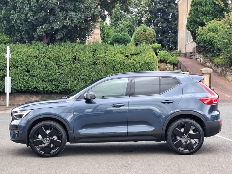 Volvo XC40 2.0 B3p Plus Black Edition Blue #4