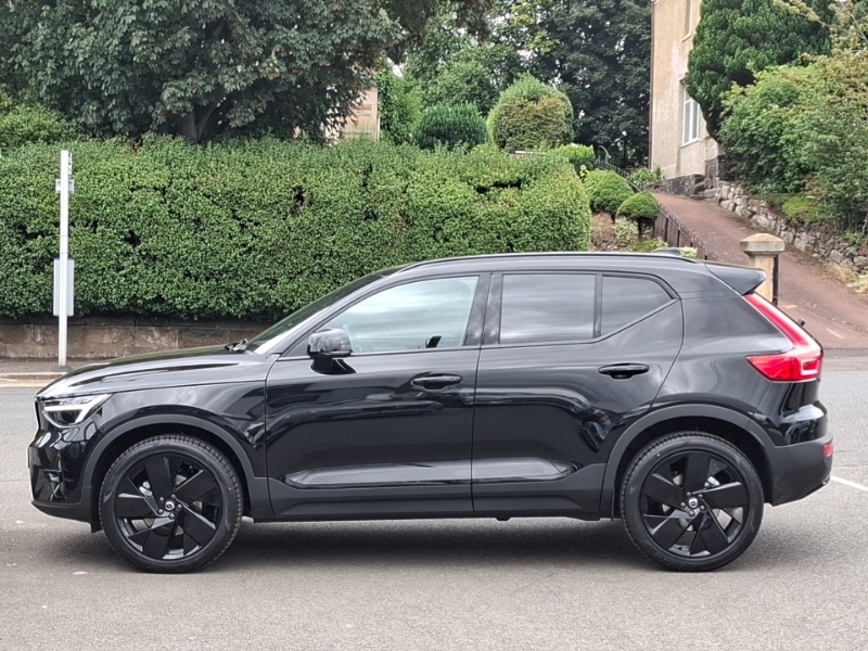 Volvo XC40 2.0 B4p Plus Black Edition Black #4