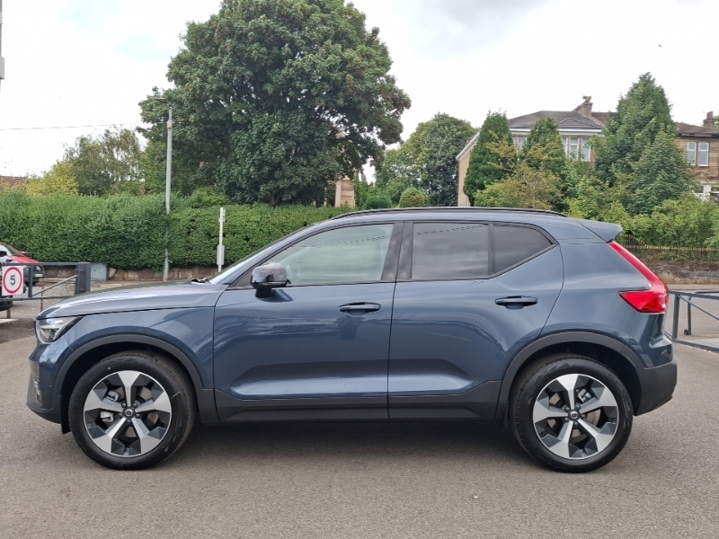 Volvo XC40 2.0 B4p Plus Pro Dark SB26NPU Blue #4