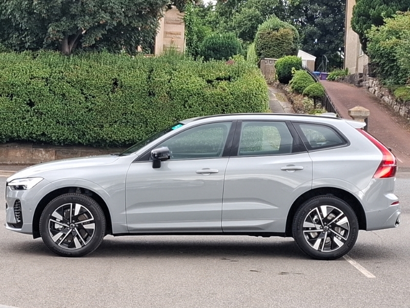 Volvo XC60 2.0 B5p Plus Dark Awd Geartronic Grey #3