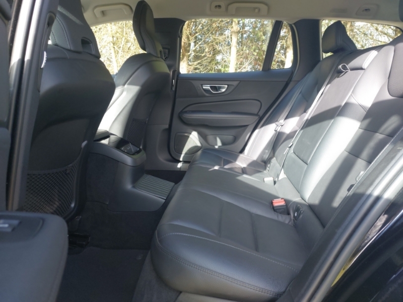 Volvo V60 2.0 T6 350 Recharge Phev Plus Dark Awd Black #6