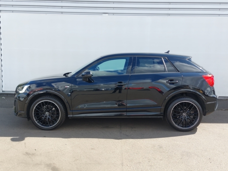 Audi Q2 35 Tfsi Black Edition S Tronic Black #4