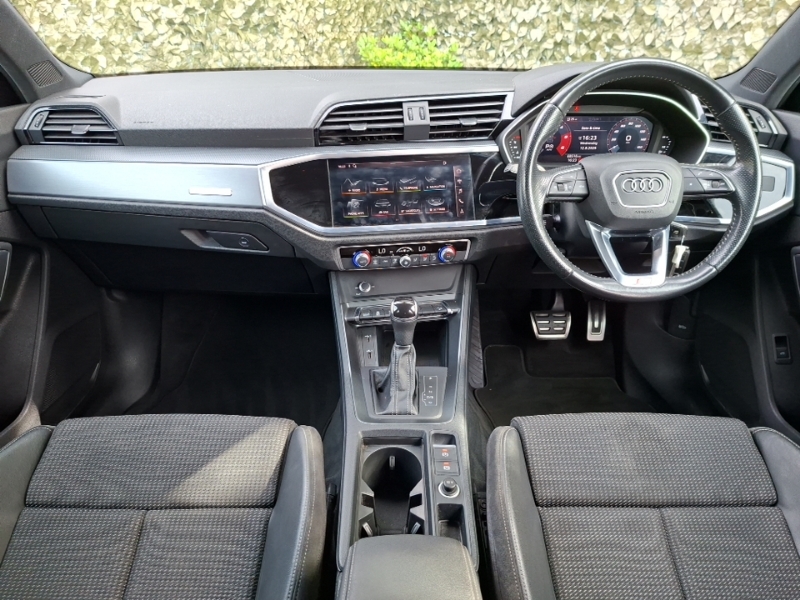 Audi Q3 35 Tdi S Line S Tronic Black #3