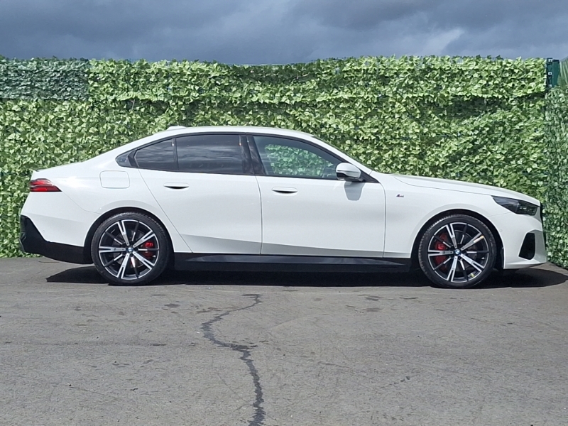 BMW i5 250Kw Edrive40 M Sport Pro 84Kwh ST26NFK White #3