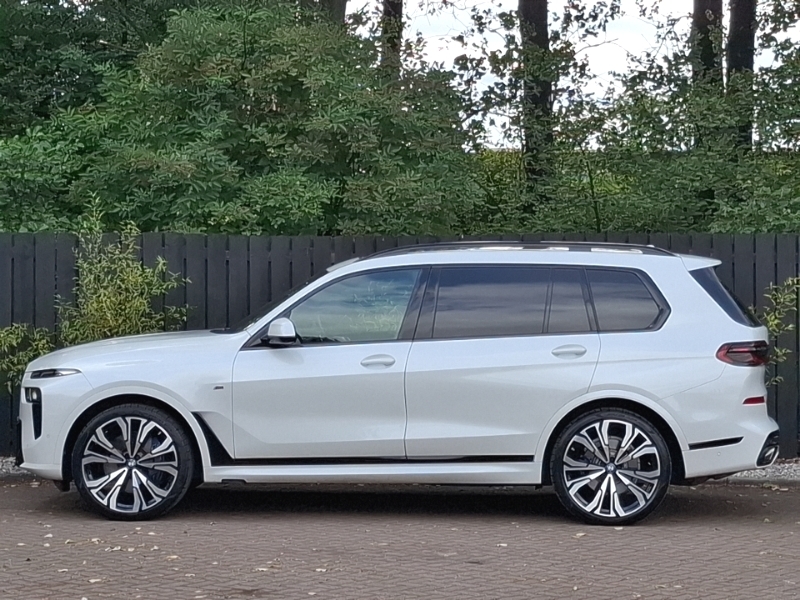 BMW X7 Xdrive40i Mht M Sport Step White #4