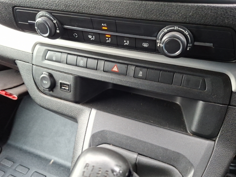 Citroen SpaceTourer 1.6 Bluehdi 115 Business M Estate Silver #17