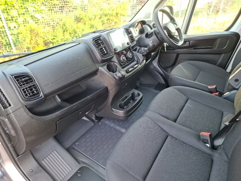 Citroen Relay 2.2 Bluehdi 140 H2 Van Enterprise Grey #3