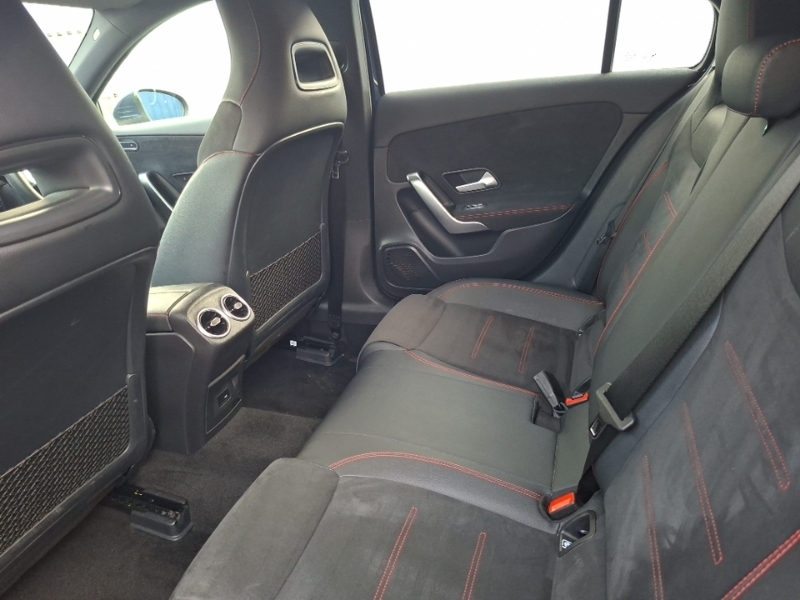 Mercedes-Benz A Class A180d 2.0 Amg Line Blue #6