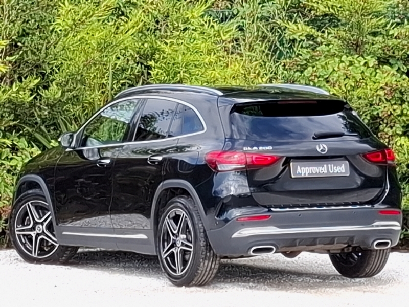 Mercedes-Benz GLA Class Gla 200 Amg Line Premium Black #2