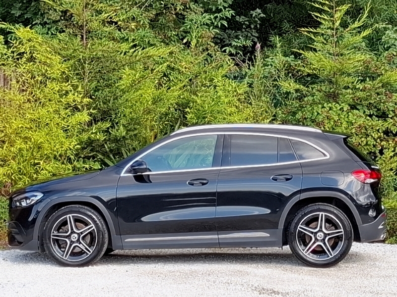 Mercedes-Benz GLA Class Gla 220D 4Matic Amg Line Executive Black #4