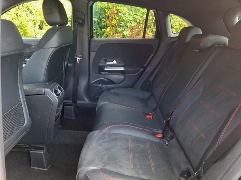 Mercedes-Benz GLA Class Gla 220D 4Matic Amg Line Executive Black #6