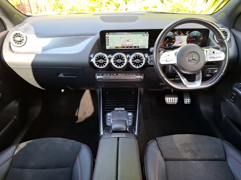 Mercedes-Benz GLA Class Gla 220D 4Matic Amg Line Executive Black #3