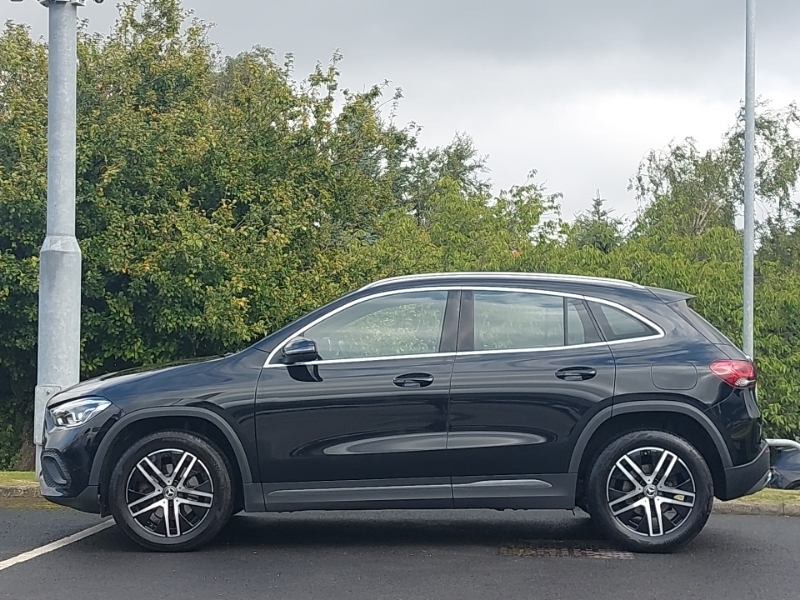 Mercedes-Benz GLA Class Gla 200 Sport Black #4