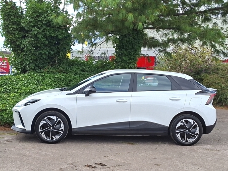 MG MG4 150Kw Se Ev Long Range 64Kwh White #4