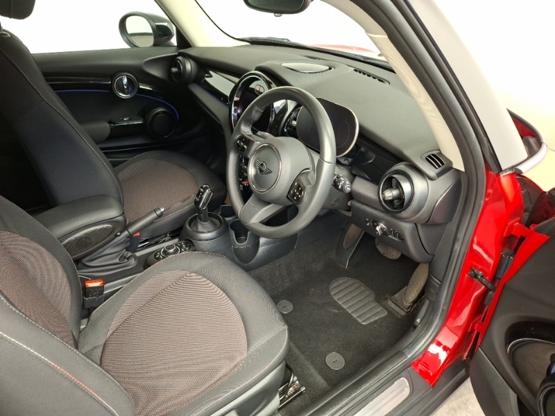 Mini Hatch 1.5 Cooper Classic SH23NNX Red #6