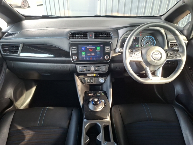 Nissan Leaf 110Kw N-connecta 39Kwh Grey #3