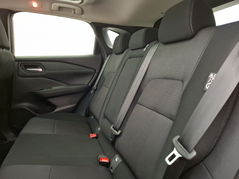 Nissan Qashqai 1.5 E-power N-connecta Glass Roof Red #6