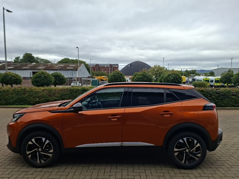 Peugeot 2008 1.2 Puretech Allure Premium Orange #4