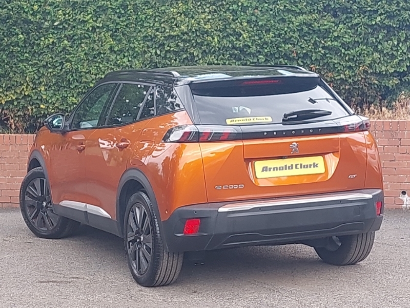Peugeot e-2008 100Kw Gt Premium 50Kwh 11Kwch Orange #2