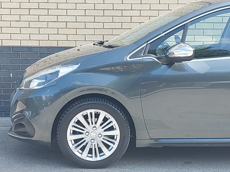 Peugeot 208 1.6 Bluehdi Gt Line Euro 6 Black #19