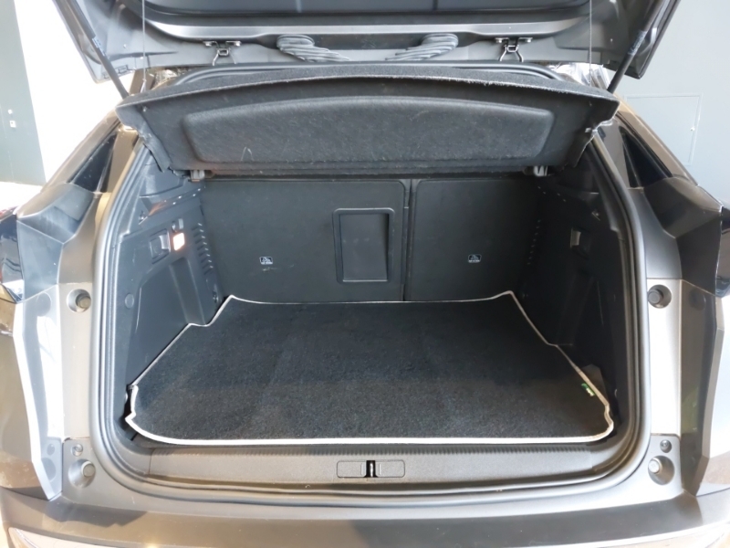 Peugeot 3008 1.2 Puretech Allure Premium Eat8 2023 Black #18