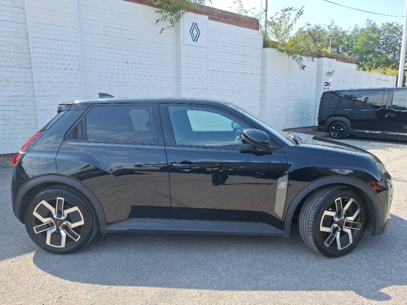 Renault 5 E-Tech 110Kw Techno Comfort Range 52Kwh Black #4